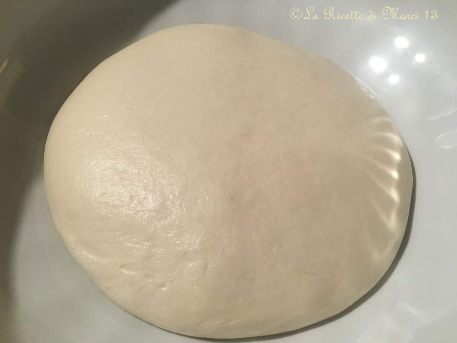 Round Margherita Pizza