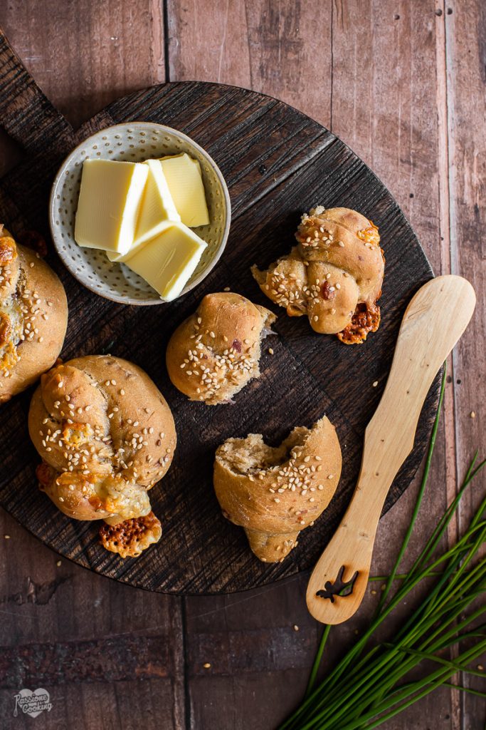 Rye Knots with Onions and Cheese