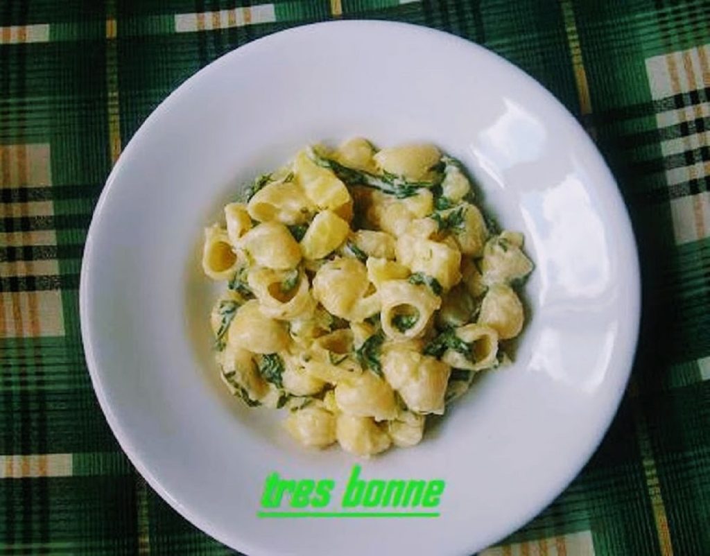 Pasta with Potatoes and Arugula in Cream Sauce