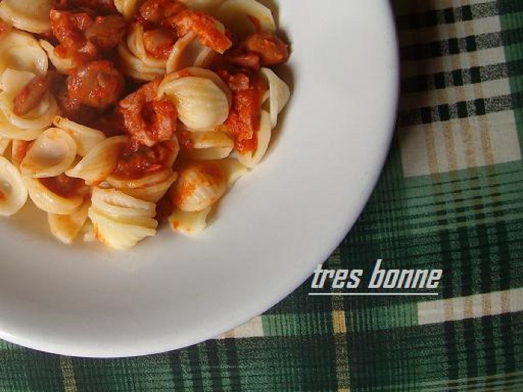 Pasta with Amatriciana Sauce and Borlotti Beans https://www.facebook.com/Lacuocacherecupera/publishing_tools/?section=PUBLISHED_POSTS&sort[0]=published_time_descending