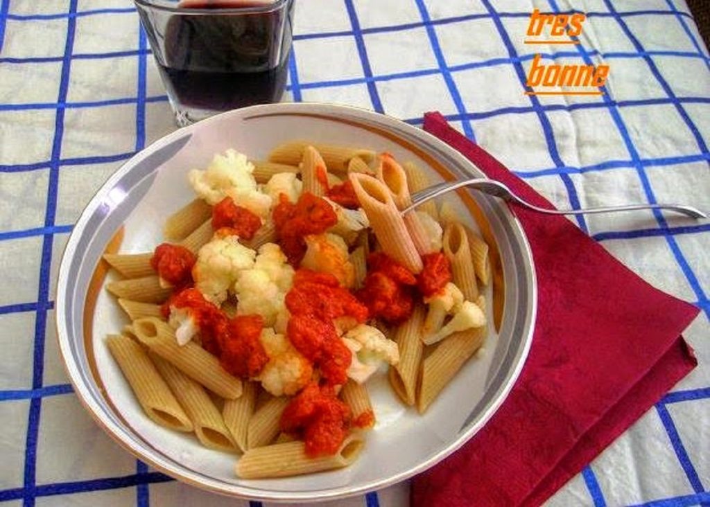 WHOLE WHEAT PASTA WITH CAULIFLOWER