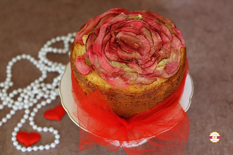 Strawberry Apple Panettone Cake