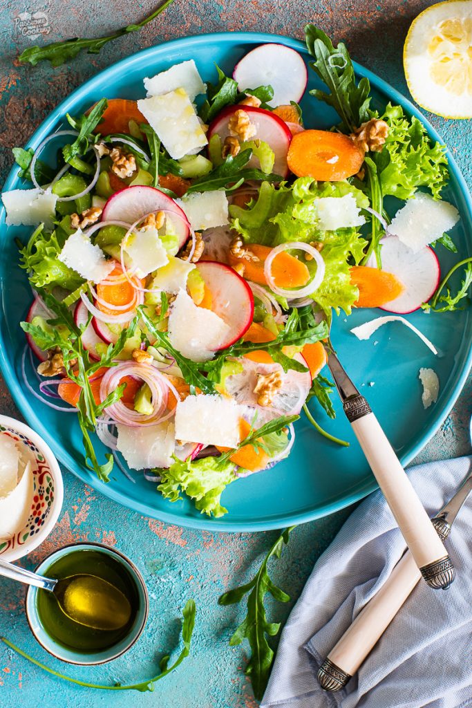 Salad with Radishes and Carrots