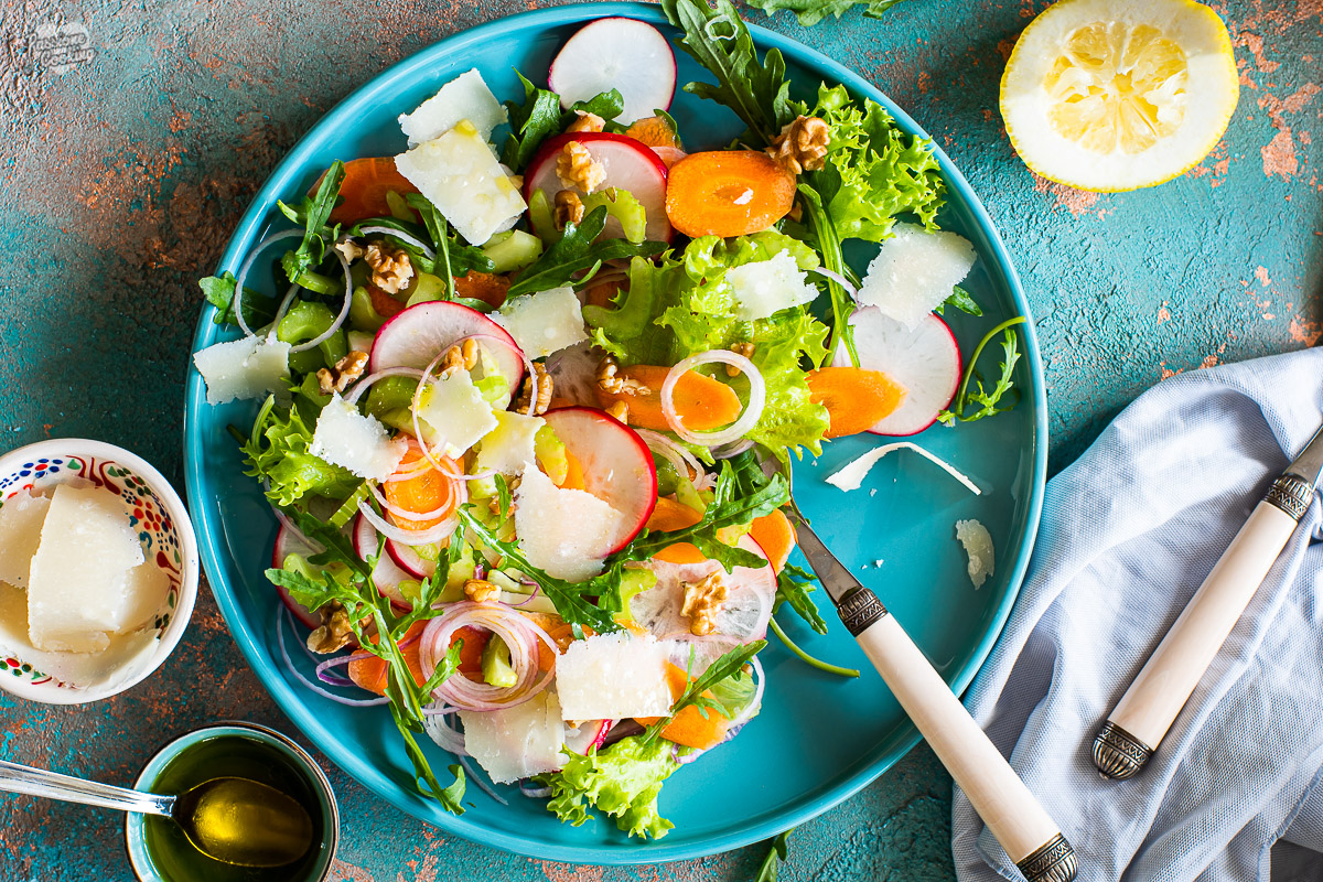 Salad with Radishes and Carrots