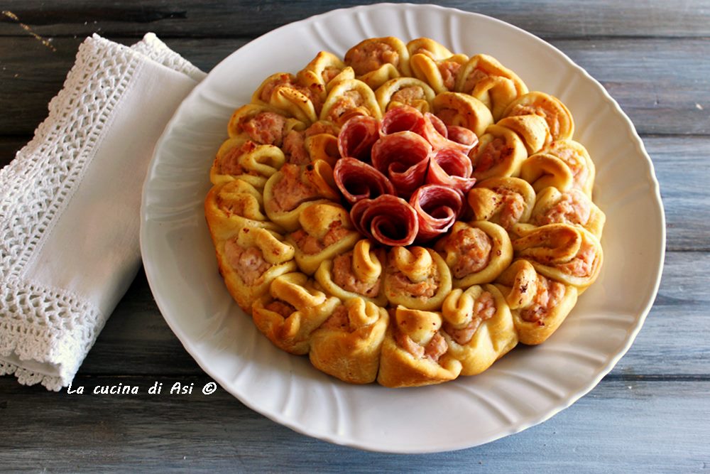 Savory flower cake with mousse