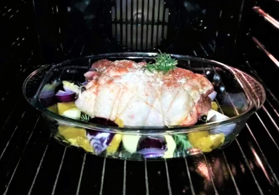 Stuffed Turkey with Golden Apples