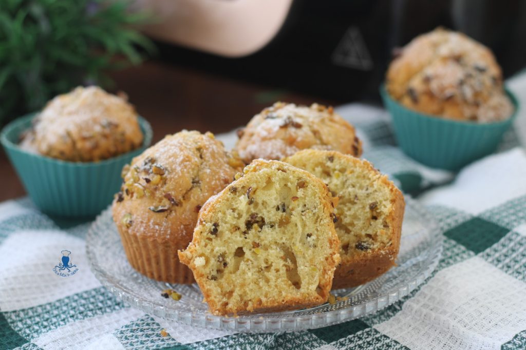 Soft Pistachio Light Muffins in Air Fryer