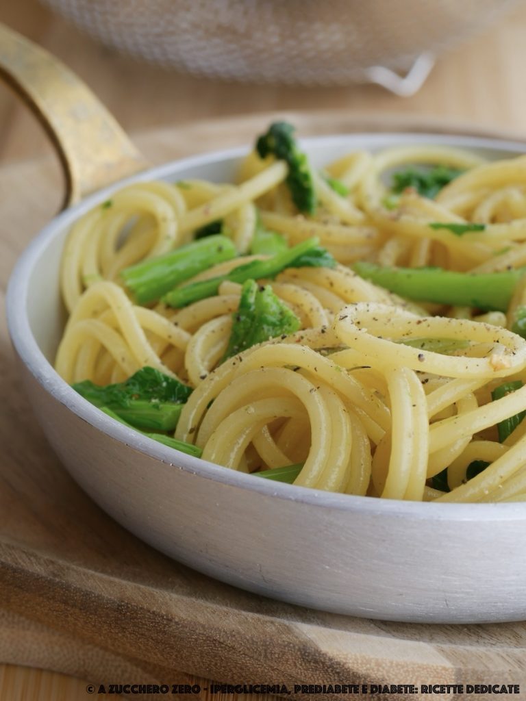 Spaghetti with Broccoli Rabe, Garlic, Oil, and Chili Pepper Light