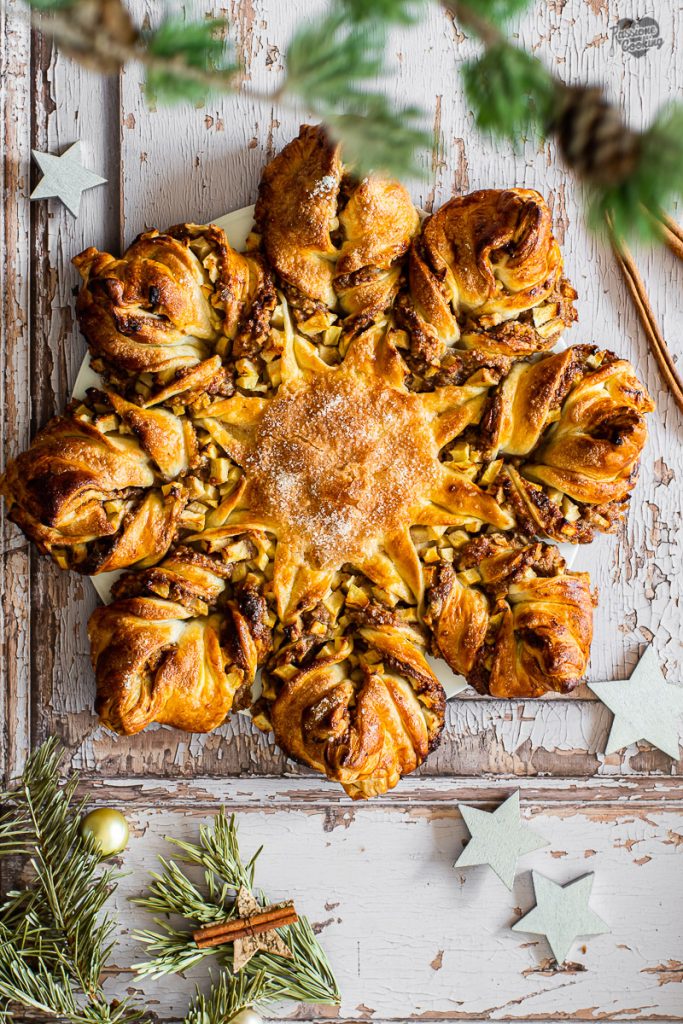 Spiced Puff Pastry Star with Apples
