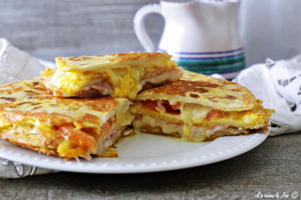 Stuffed Flatbread Cake Cooked in a Pan in 15 Minutes!