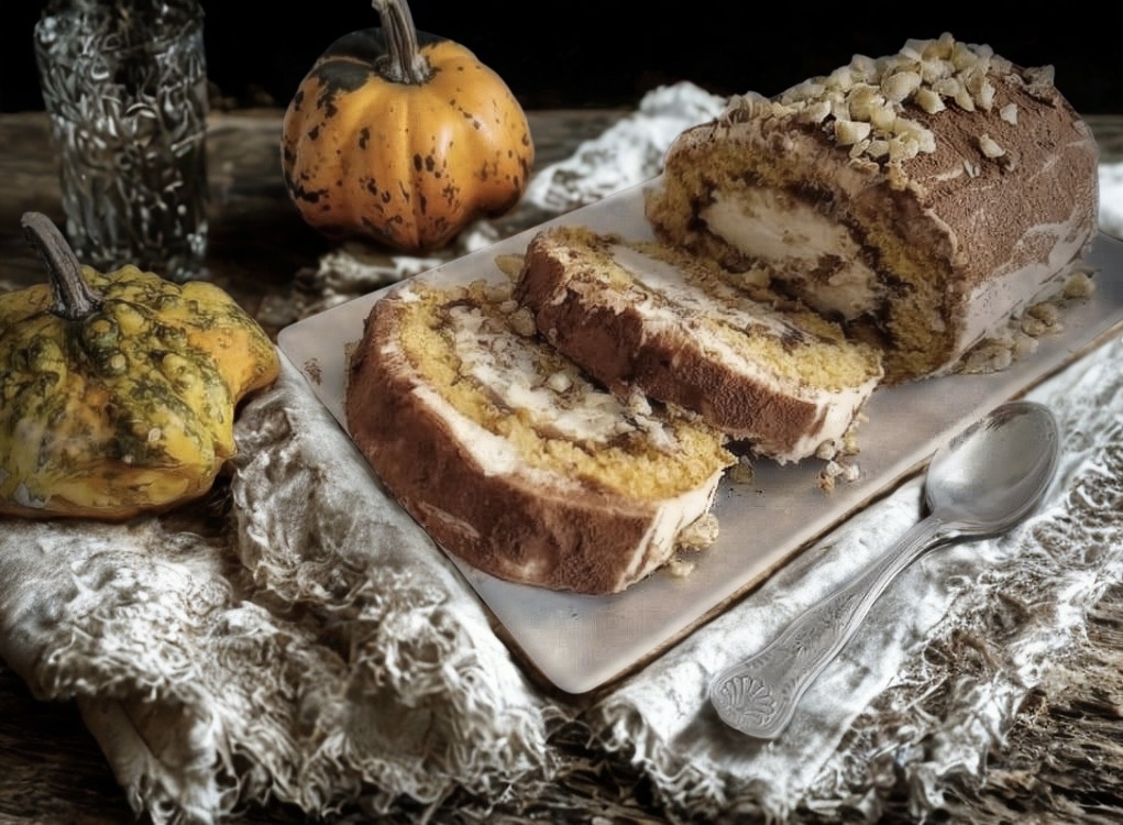 PUMPKIN ROLL WITH CHESTNUT CREAM