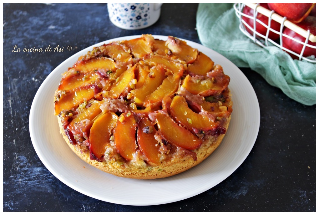 UPSIDE-DOWN CAKE WITH PEACHES AND PISTACHIOS