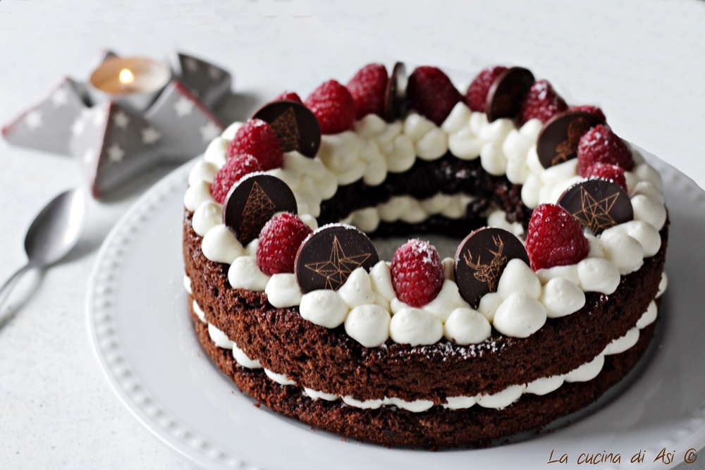 Vanilla Cream and Raspberry Crown