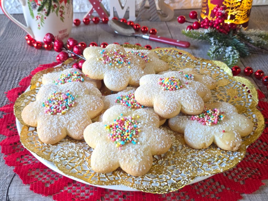 Vanilla Fragrant Snowflake Cookies