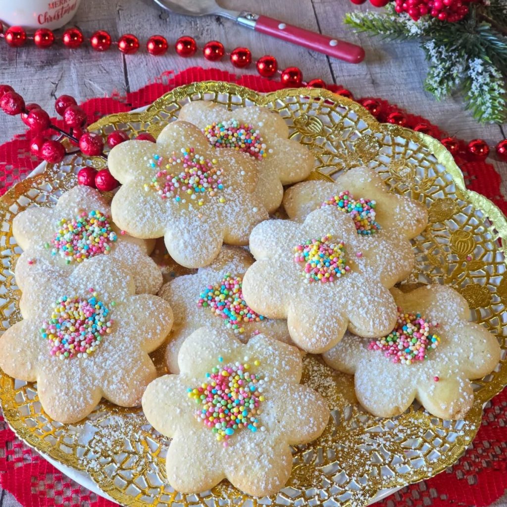 Vanilla Fragrant Snowflake Cookies