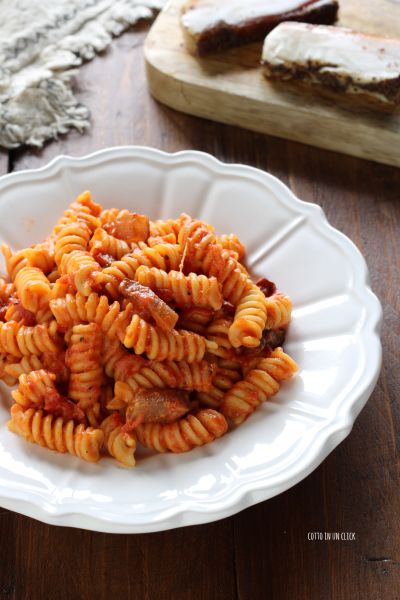 add the guanciale and Pecorino, mix and serve