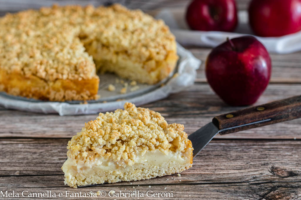 Apple Crumble Cake with Lemon Cream