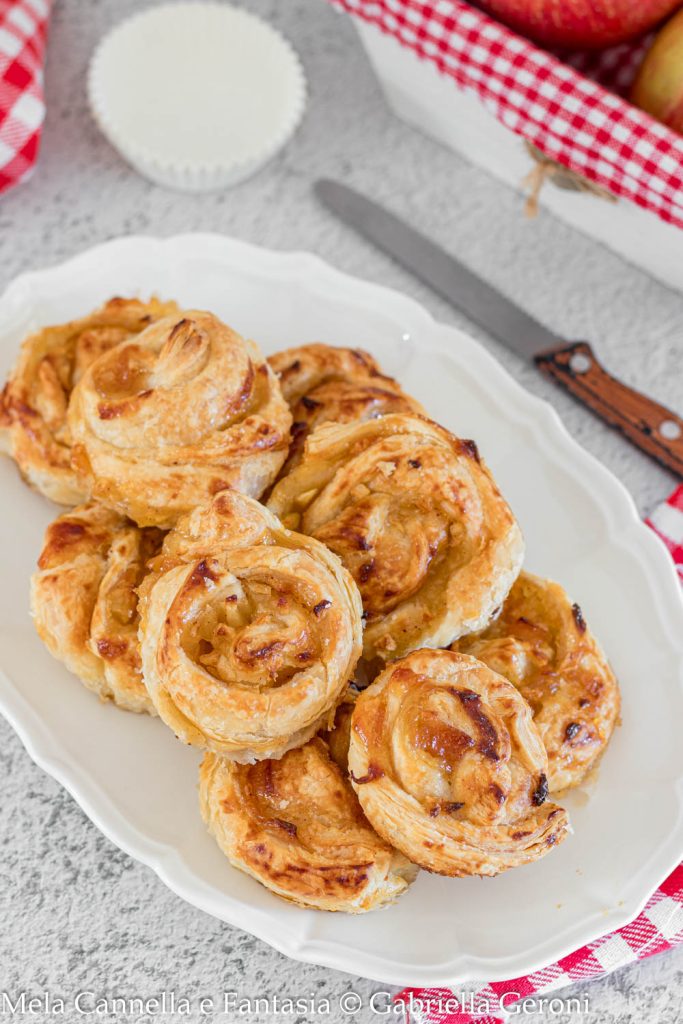 apple swirls with jam
