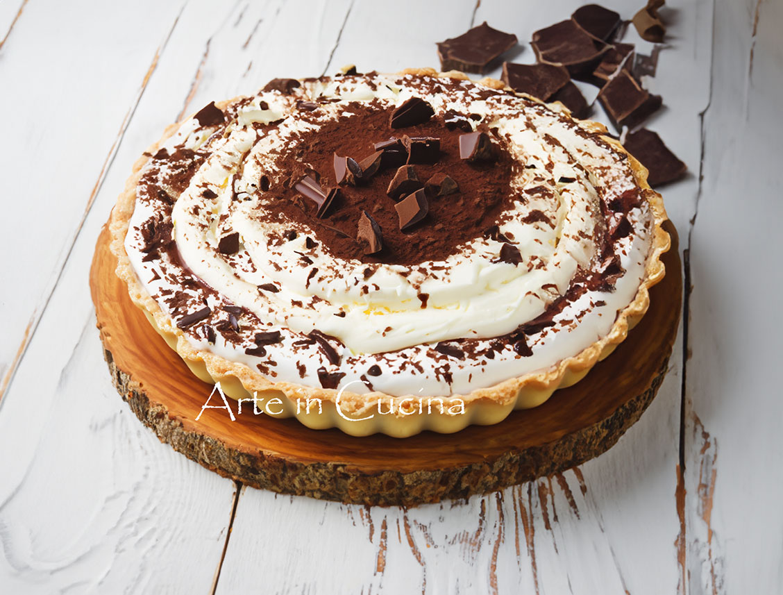 Cold Tart with Mascarpone and Chocolate Cookies