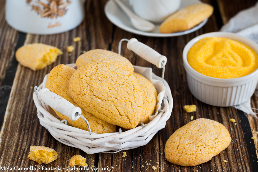 Corn and cinnamon cookies recipe without butter or milk