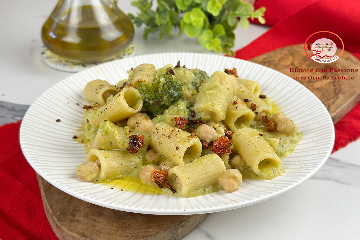 Creamy Pasta with Chickpeas and Broccoli