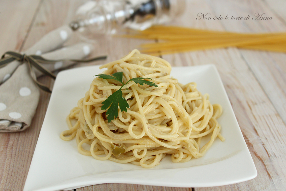 Creamy Spaghetti with Olives and Cream Cheese
