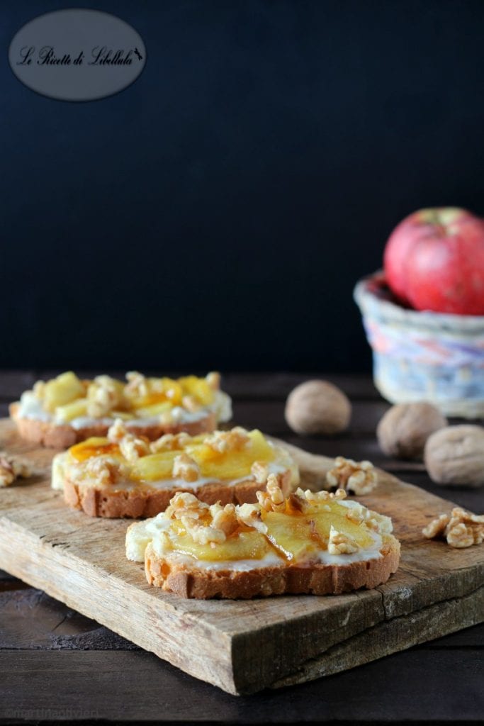 Crostini with Gorgonzola, Caramelized Apples, and Walnuts
