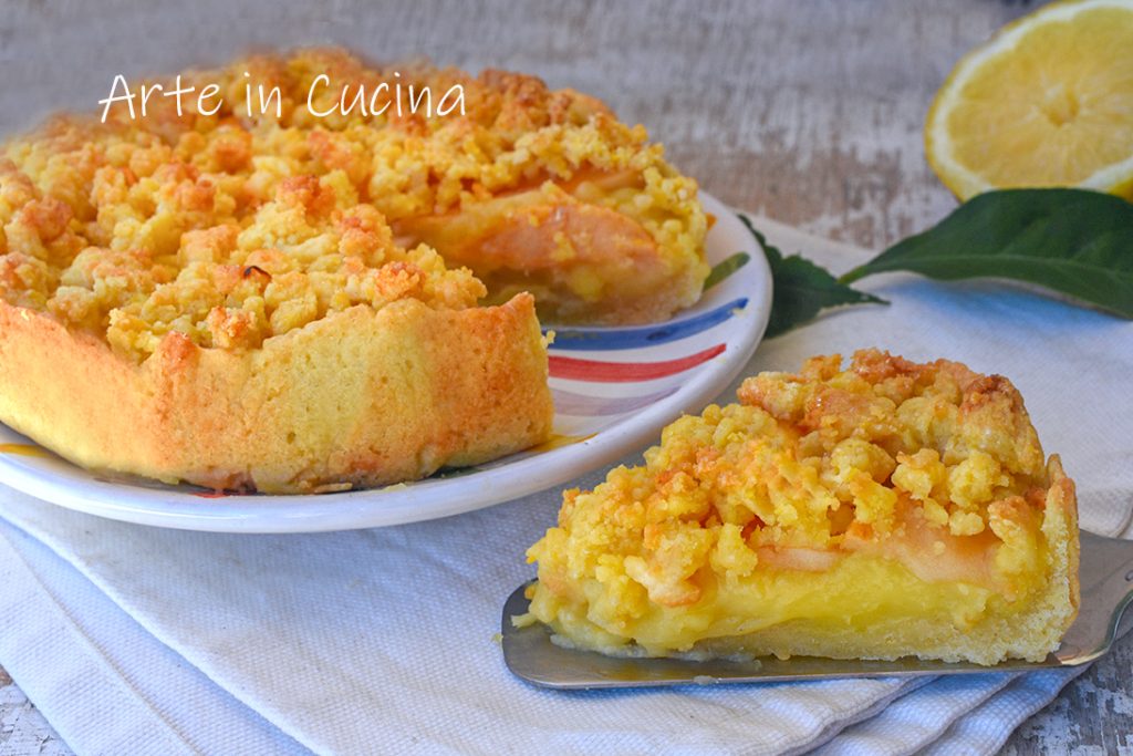 Crumble with Apples, Cream, and Lemon