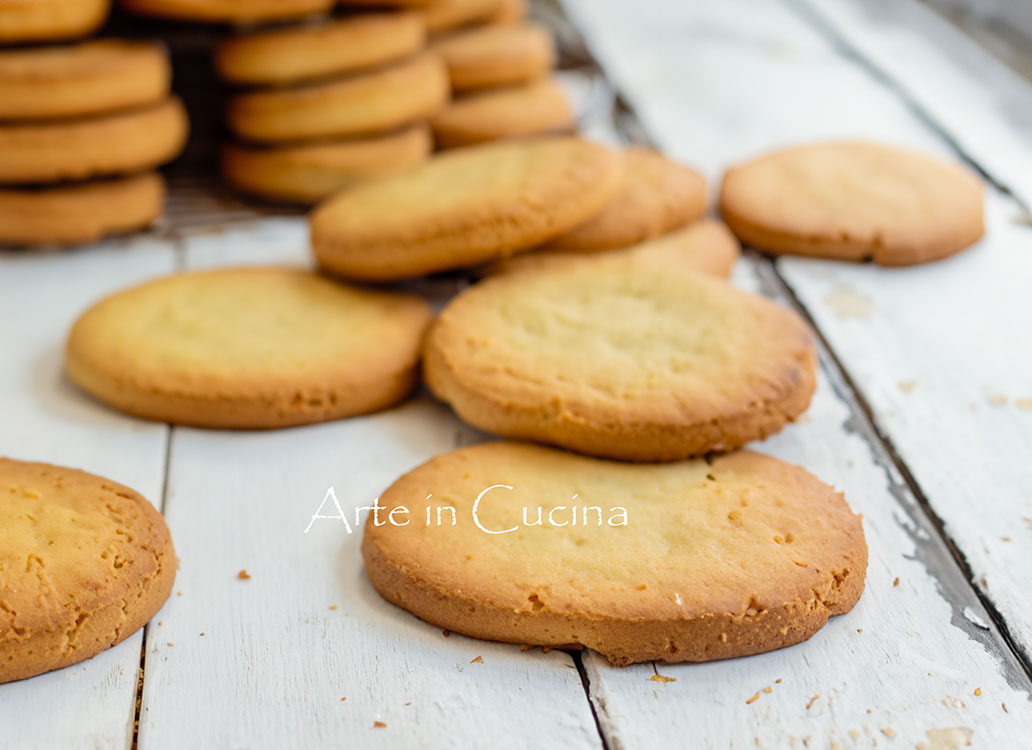 Delicious Cookies for Milk with Butter-Free Shortcrust Pastry