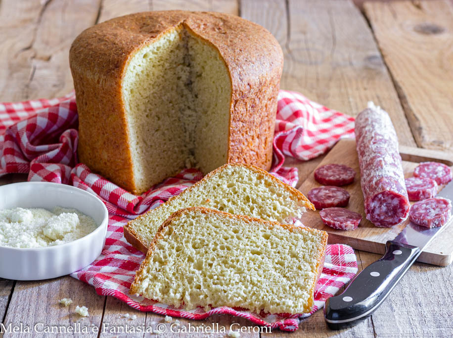 Easter cheese and pepper bread