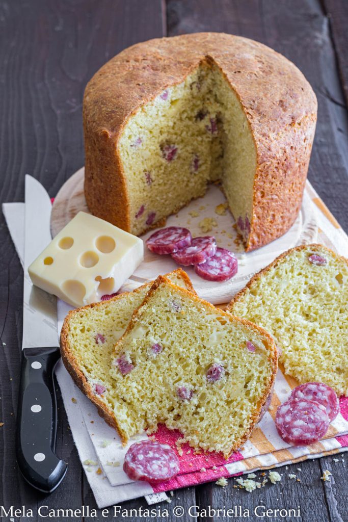 crescia di pasqua al salame e formaggio