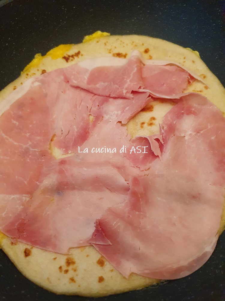 stuffed flatbread cake cooked in a pan in 15 minutes