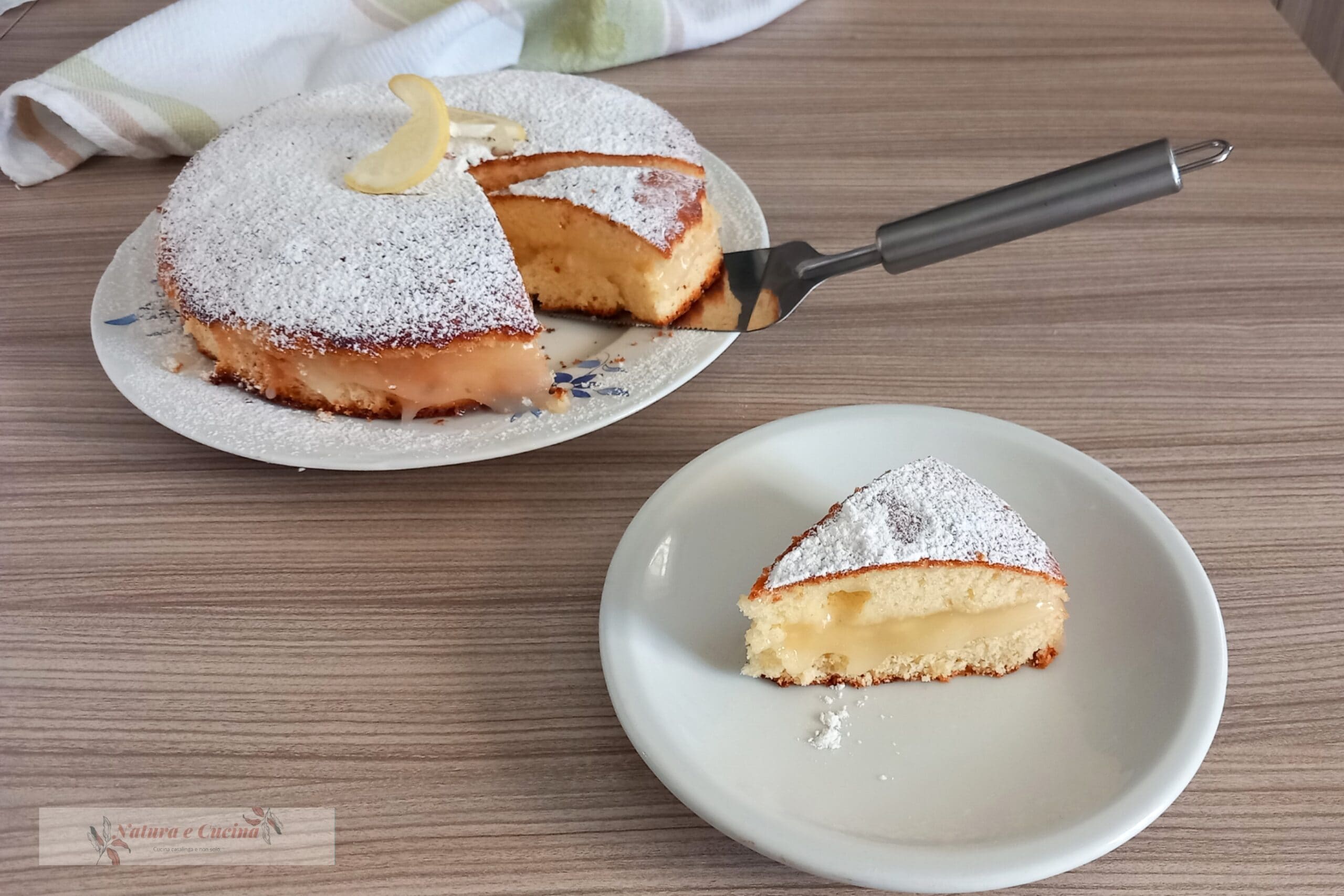 Lemon Cake with Water Lemon Cream