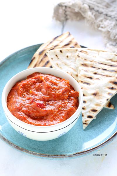 let the sauce cool and transfer it into a bowl