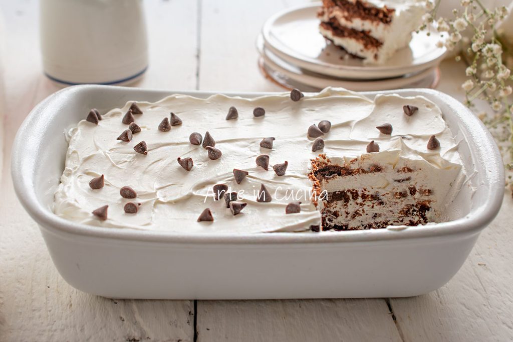 Milk Cream and Chocolate Chips Tiramisu