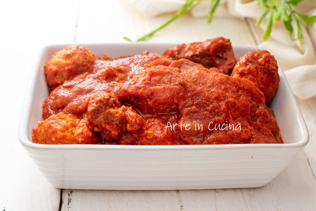 Neapolitan Meat Ragù with Meatballs