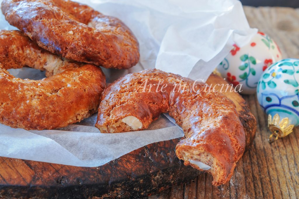 Neapolitan Roccocò Easy and Quick Christmas Sweets by Vickyart Art in Cooking