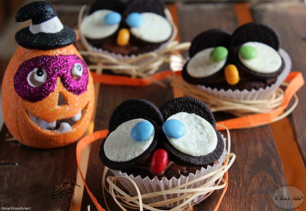 Halloween Muffins with Little Owls
