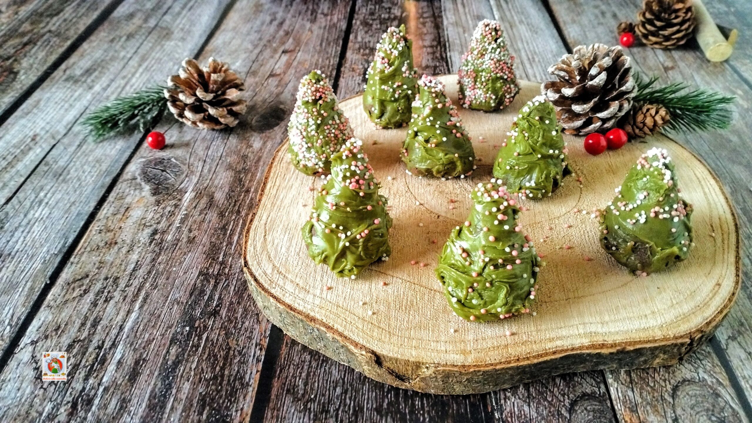 Pandoro Christmas Trees with Chocolate and Pistachio: The Easy and Scenic Dessert Perfect for the Holidays
