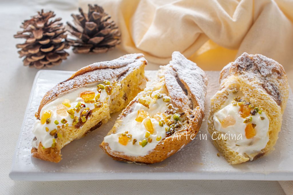 Panettone Cannoli with Diplomat Cream