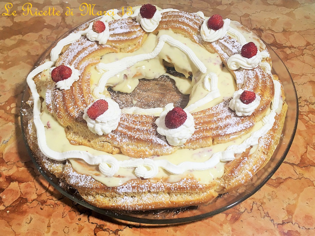 Neapolitan Zeppolone with Cream and Strawberries. Step-by-step Recipe.