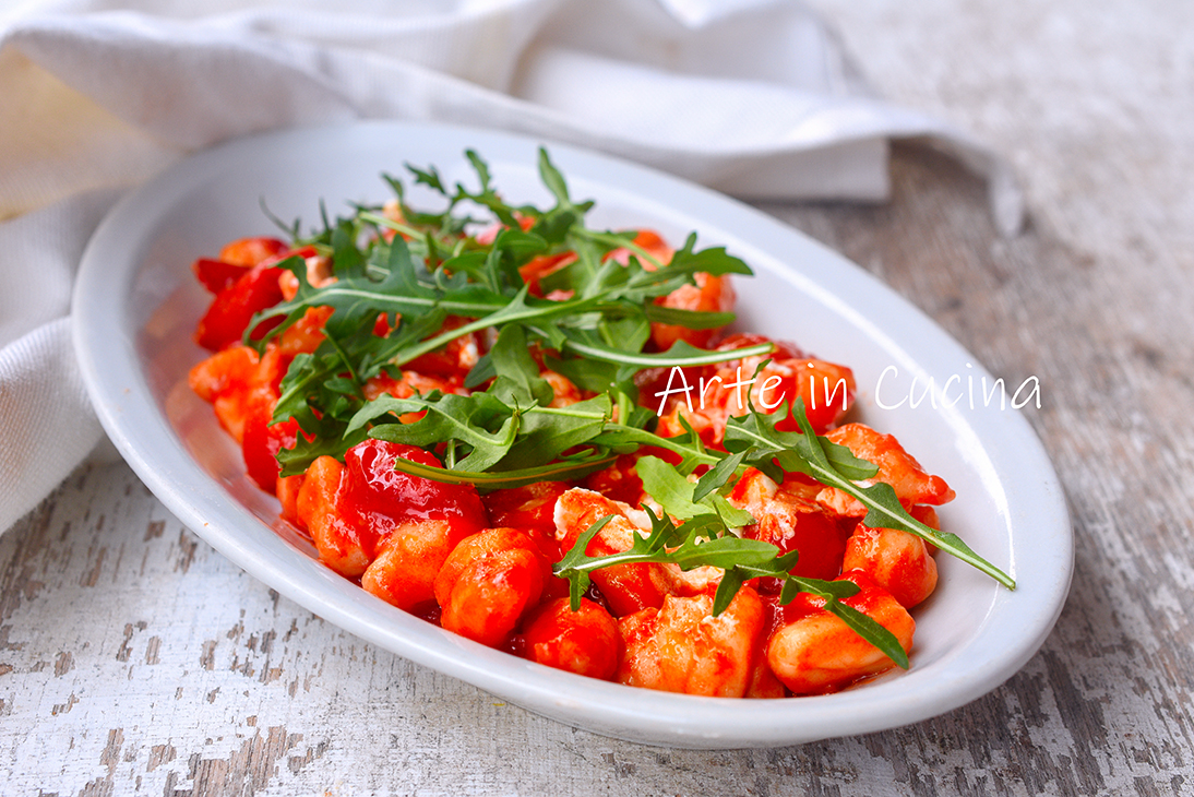 Pasta with Tomato, Ricotta, and Arugula