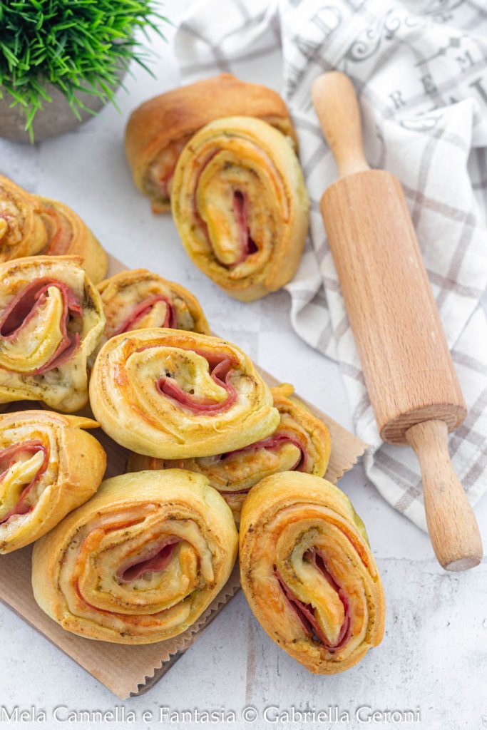pesto pizza rolls with ham