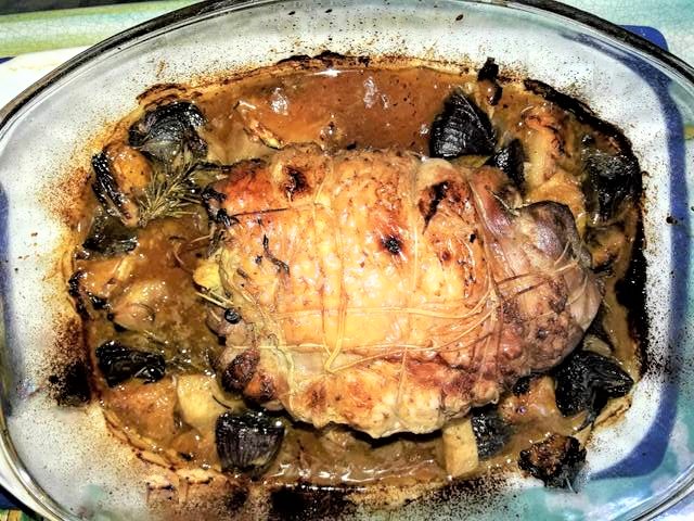 Stuffed Turkey with Golden Apples