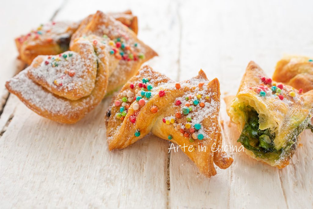 Pistachio Fritters Bows