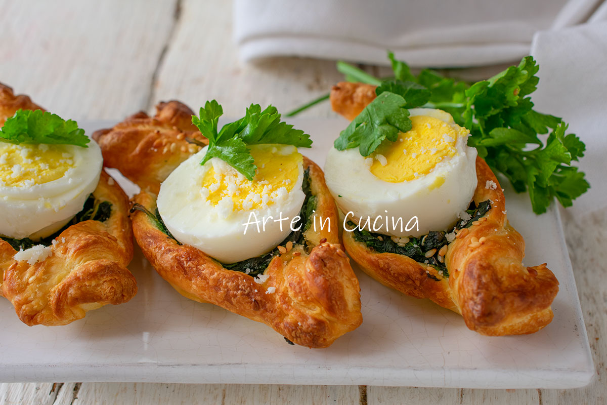 Puff Pastry Candies with Eggs and Spinach