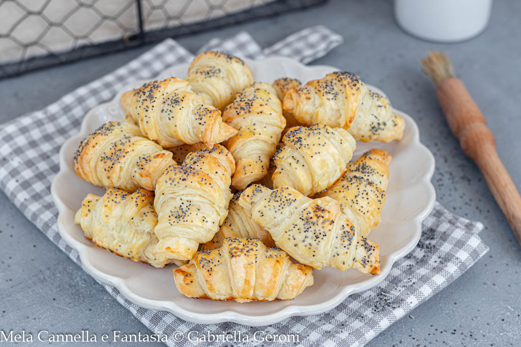puff pastry croissants