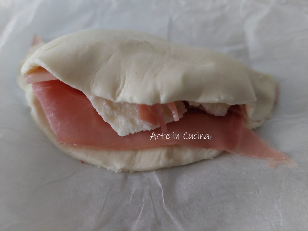 Puff Pastry Shells with Ham