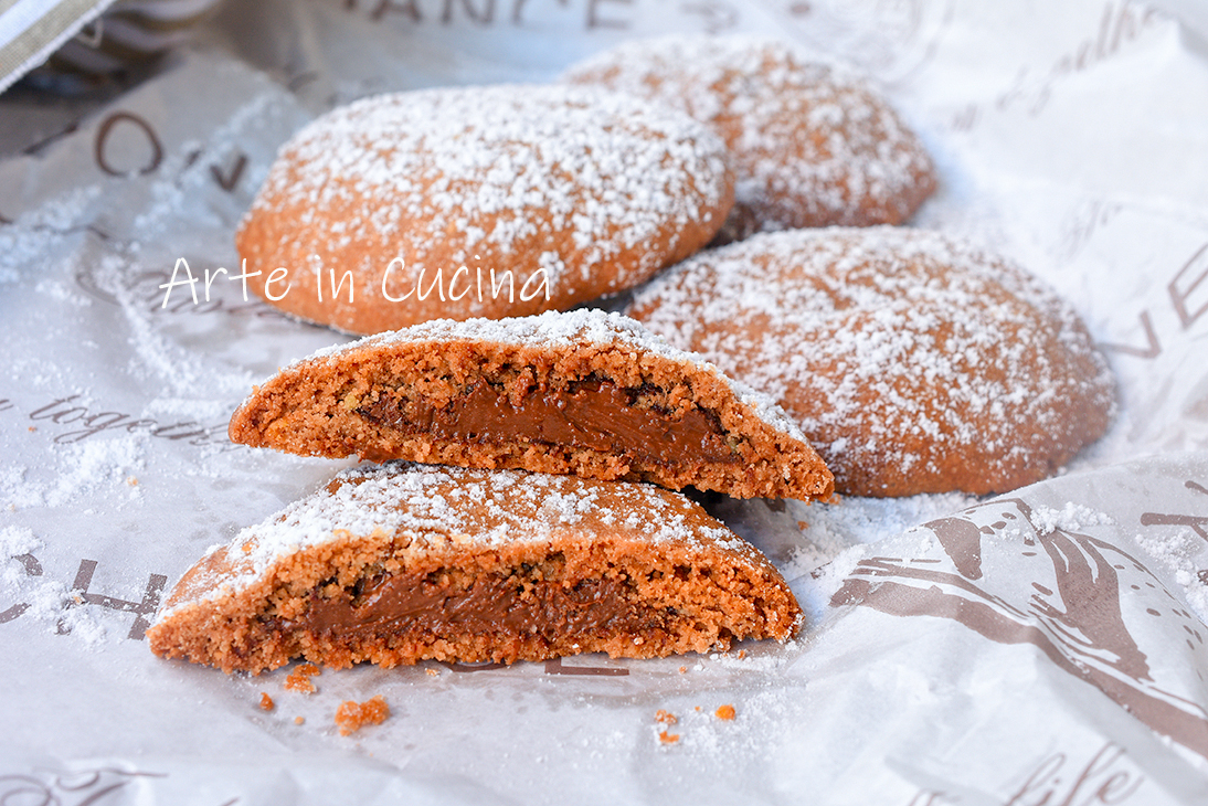 Quick Nutella-filled Cookies