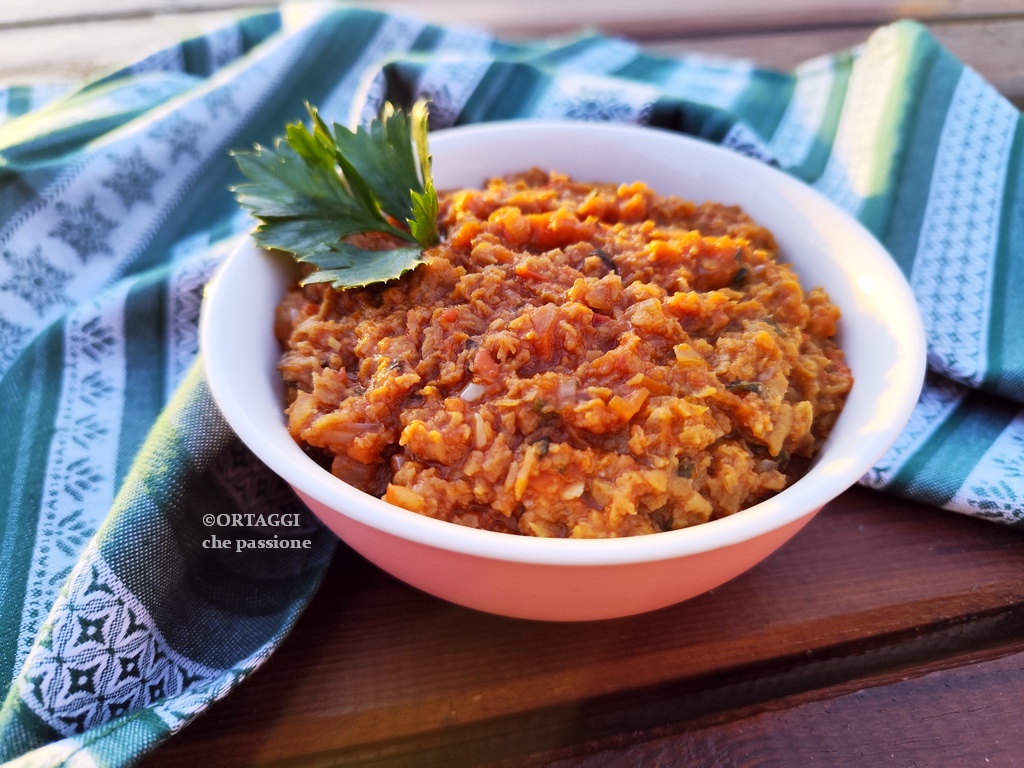 Easy Seitan Ragu with Simple Ingredients